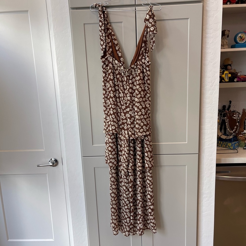 Urban Outfitters Inge Chiffon Plunge Tiered Ruffle Jumpsuit Floral Brown Boho XS - Picture 8 of 12